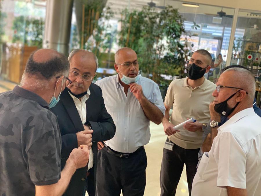 جلسة عمل للطيبي والسعدي لبحث انشاء ملعب رياضي في قلنسوة